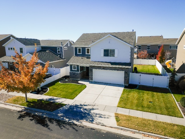 3548 S Clearwater Way in Syracuse, UT - Building Photo - Building Photo