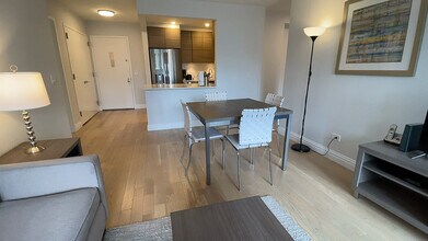 227 W 48th St in New York, NY - Building Photo - Building Photo