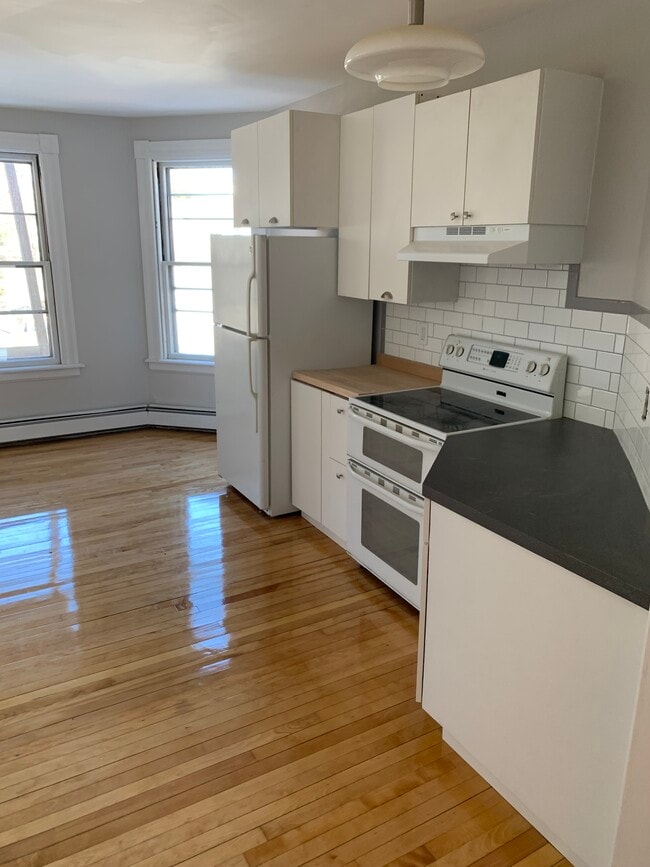 118 Vernon St, Unit 2F