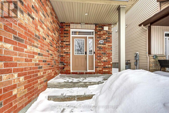 276 Harthill Way in Ottawa, ON - Building Photo - Building Photo