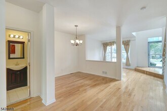 18 Mountain View Dr in Woodland Park, NJ - Building Photo - Building Photo