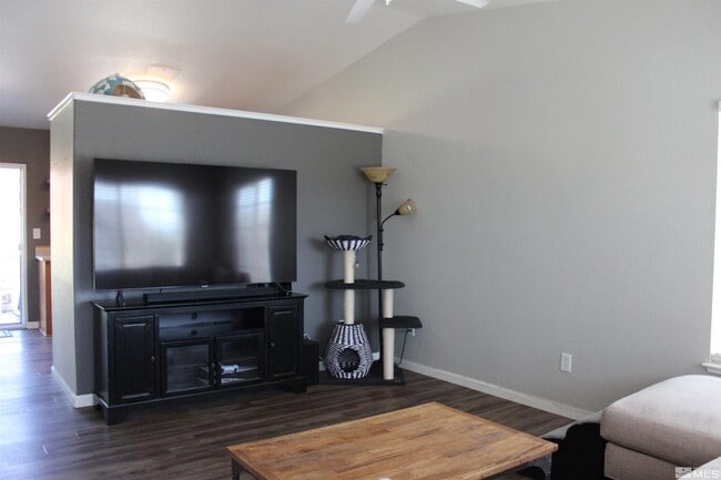 17450 Crystal Canyon Blvd in Reno, NV - Building Photo - Building Photo
