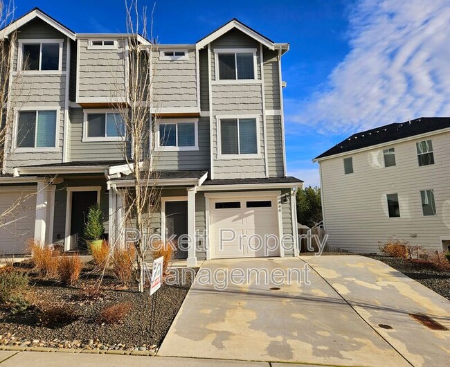 946 NW Highgarden Dr in Bremerton, WA - Building Photo - Building Photo