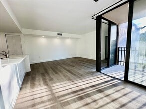 3561 SW 117th Ave in Miami, FL - Building Photo - Building Photo