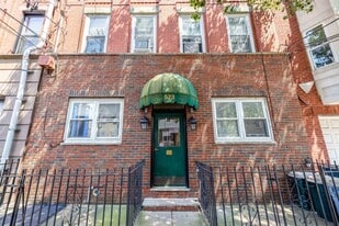523 Adams St in Hoboken, NJ - Building Photo