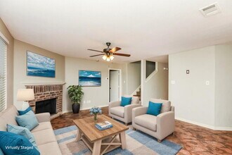 517 Creekbend St in Crowley, TX - Foto de edificio - Building Photo