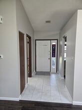 4480 Shorewood Ct in Hoffman Estates, IL - Building Photo - Building Photo