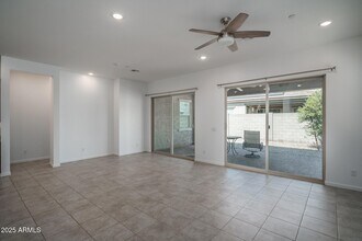 14084 W Desert Flower Dr in Goodyear, AZ - Building Photo - Building Photo