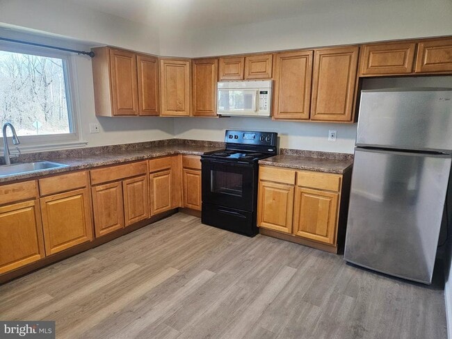 property at 1716 Julie Ct