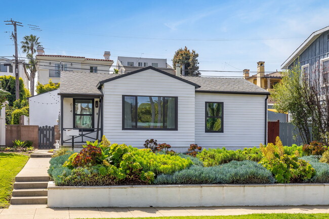 property at 614 Knob Hill Ave