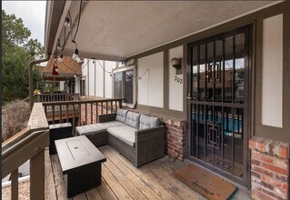 2700 S Holly St in Denver, CO - Building Photo - Building Photo