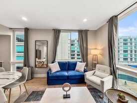 626 N Delaware Ave in Philadelphia, PA - Building Photo