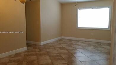 7841 SW 152nd Ave in Miami, FL - Building Photo - Building Photo