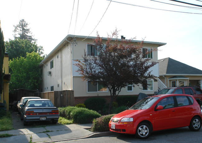 128 Cleveland Ave in San Jose, CA - Foto de edificio - Building Photo