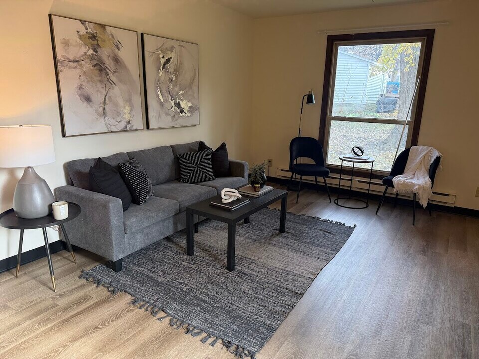 805 Brandie Rd, Unit #805 in Madison, WI - Foto de edificio