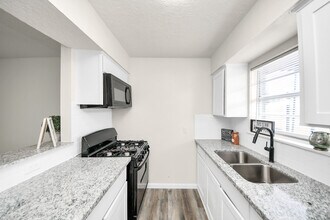 Huntington Place in Houston, TX - Foto de edificio - Building Photo