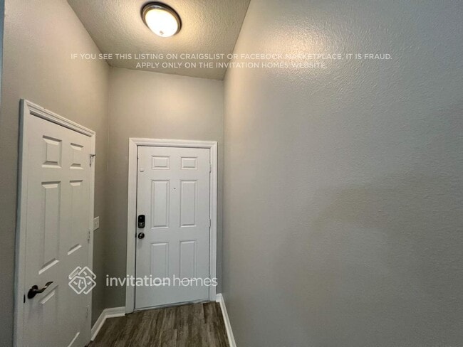 5450 NW Pine Trail Cir in Port St. Lucie, FL - Building Photo - Building Photo