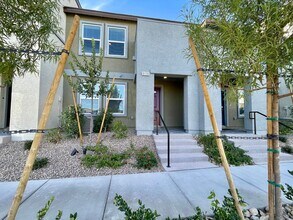 9126 Hitmaker St in Las Vegas, NV - Building Photo - Building Photo