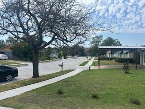 318 Glendale Dr in Grand Prairie, TX - Building Photo - Building Photo