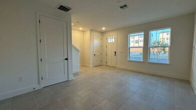 15244 Groveside Rd in Winter Garden, FL - Building Photo - Building Photo