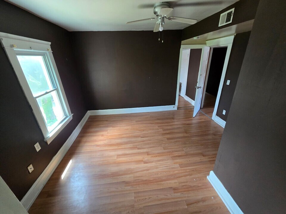 10117 Somerset Ave in Cleveland, OH - Building Photo