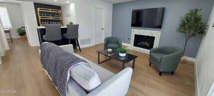 4071 Peoria Ave in Simi Valley, CA - Building Photo - Building Photo