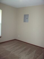 408a SE Chelsey Ln in Oak Grove, MO - Building Photo - Building Photo