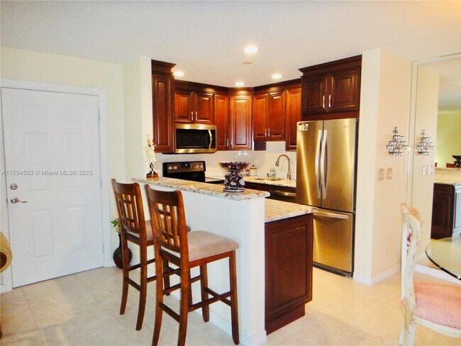 1102 Duncan Cir in Palm Beach Gardens, FL - Foto de edificio - Building Photo