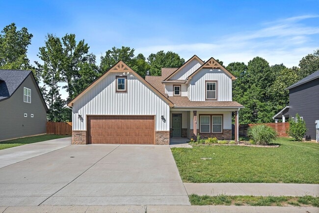 338 Crusaw Dr in Clarksville, TN - Building Photo - Building Photo