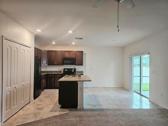 3050 Beacon Dr in Port Charlotte, FL - Building Photo - Building Photo