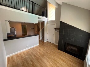 5608 Cougar Dr in Austin, TX - Building Photo - Building Photo