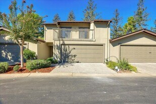 218 Altura Vista in Los Gatos, CA - Building Photo