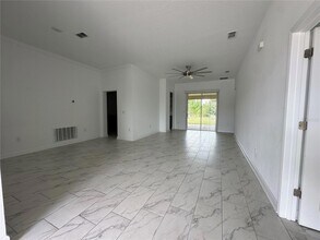 8855 Fallen Oak Dr in Davenport, FL - Building Photo - Building Photo