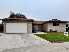 1653 E Paul Ave in Fresno, CA - Building Photo