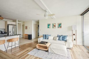 430 Kaiolu St, Unit 1001 in Honolulu, HI - Building Photo