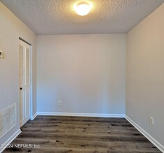 2530 Whispering Woods Blvd in Jacksonville, FL - Building Photo - Building Photo