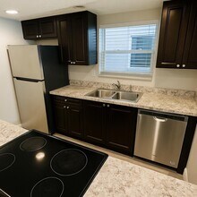 704 SW 81st Ave in North Lauderdale, FL - Building Photo - Building Photo