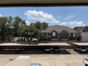 845 Augusta Dr in Houston, TX - Building Photo - Building Photo