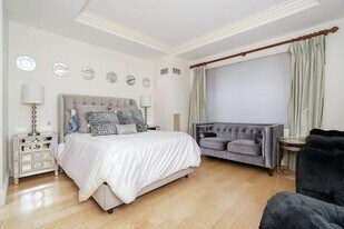 1 Huntington Ave, Unit 310 in Boston, MA - Building Photo