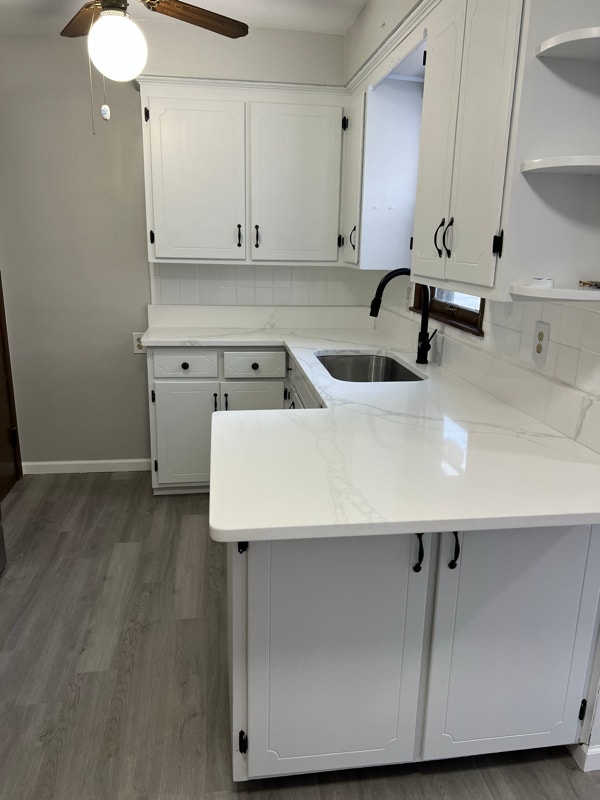 837 E 218th St in Euclid, OH - Foto de edificio - Building Photo