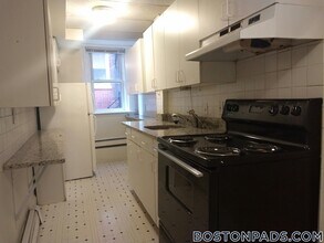 208 Winthrop Rd in Brookline, MA - Building Photo - Building Photo