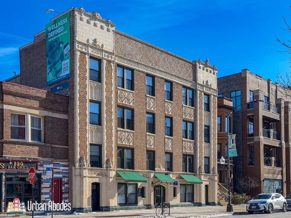 4854 N Damen Ave, Unit M01B in Chicago, IL - Foto de edificio