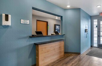 Furnished Studio-Indianapolis - West in Indianapolis, IN - Foto de edificio - Building Photo