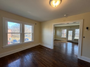 802 S Cedar St, Unit 4 in Ottawa, KS - Building Photo - Building Photo