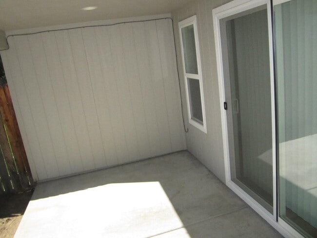 101 Cottonwood Dr in Eagle Point, OR - Building Photo - Building Photo