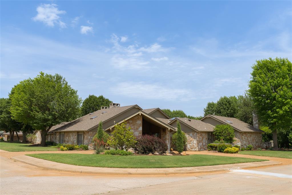 1103 St Andrews Dr in Edmond, OK - Building Photo