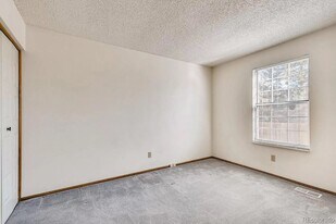 14333 E Warren Pl in Aurora, CO - Building Photo