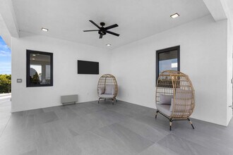 136 Coco Plum Dr in Marathon, FL - Building Photo - Building Photo