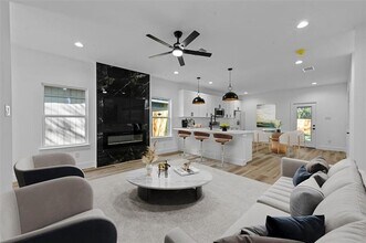 5424 Bourquin St in Dallas, TX - Building Photo - Building Photo