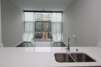 1540 W Fullerton Ave in Chicago, IL - Building Photo - Building Photo